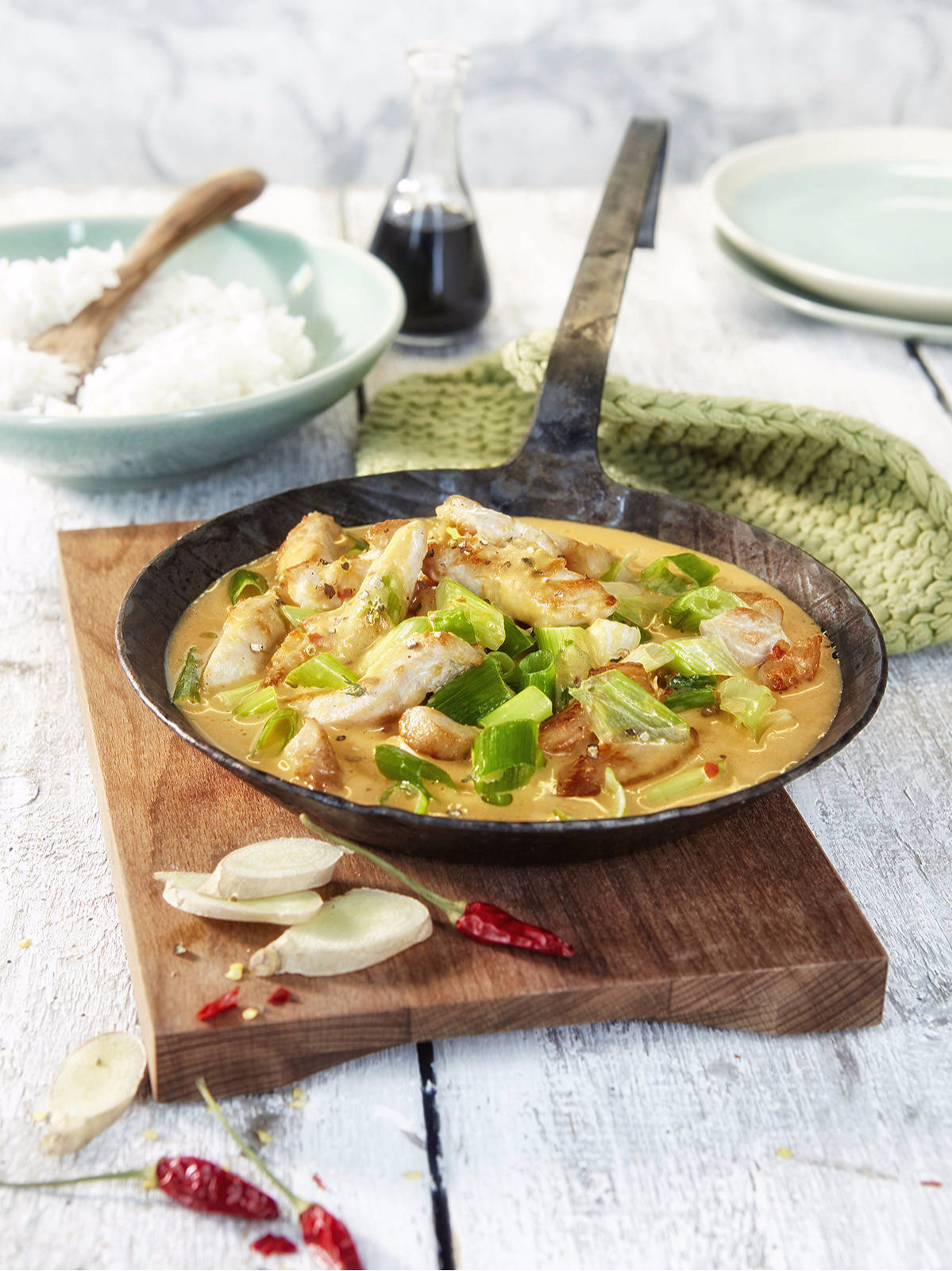 Rotes Curry-Kokos-Haehnchen